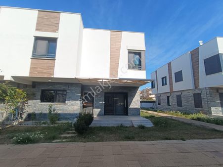 Didim Efeler Lüks Havuzlu Sitede Kısmı Eşyalı 3+1