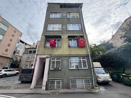 Turyap' Tan Fatih Derviş Ali' De Ara Kat 2+1 Satılık Daire