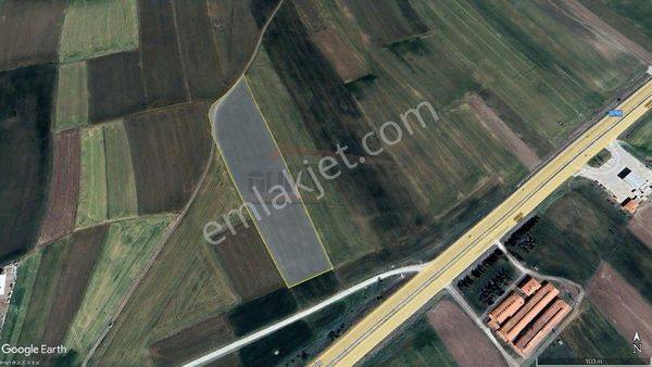 Güvenay – Çorum Sarımbey Alaca Kavşağı Gelmeden 13.845 M² Satılık Tarla