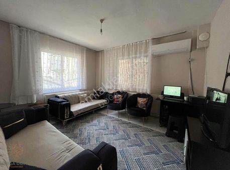 Bornova Naldökende Kapalı Mutfaklı, Doğalgaz Tesisatlı Temiz 2+1