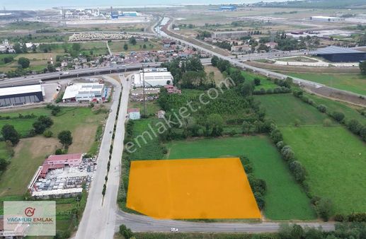 Yağmur Emlak'tan Ticaretin Merkezinde Kiralık 7688 M² Arsa