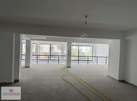 Yağmur Emlak'tan Tekkeköyde Cadde Üstü 450 M² Kiralık Dükkan