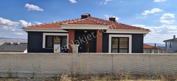 Gölbaşı Gökçehöyükte 500 M² Arsa Üzerinde Satılık Müstakil Ev