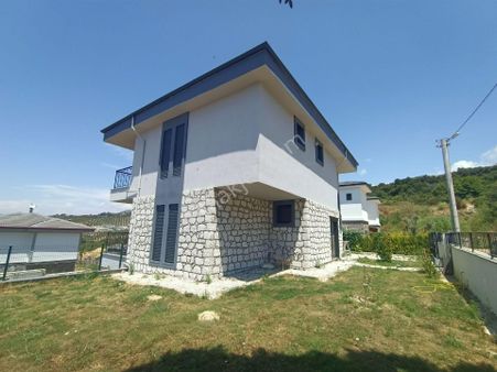 Kuşadası Soğucak Da Deniz Manzaralı Sıfır Satılık Villa