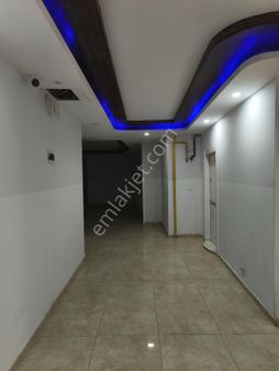 Emlak 72 Den Merkezi Konumda İş Merkezinde Satılık 1+1 Daire (ofis)