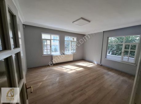 Truva// Galip Olgun'dan Merkezi Konumda Kiralık 2+1 Ofis Büro