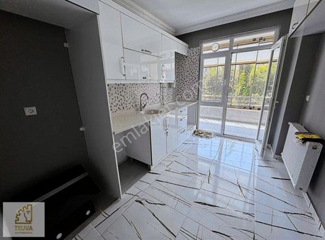 Truva// Onur'dan Salon Mutfak Ayrı Full Krediye Uygun Geniş 2+1
