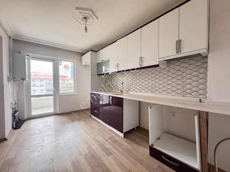 Evim Ankara'dan Atapark Mah.4.kat Asansörlü Manzaralı 3+1 Daire!