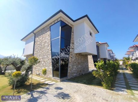 Davutlarda Sıfır Müstakil 3+1 Özel Havuzlu, Bahçeli Köşe Başı