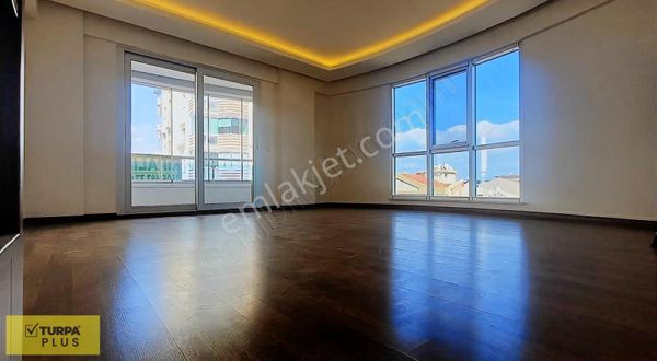 Narlıdere Güzelsanatlar Metro Yakını Site Konforu Kiralık Daire