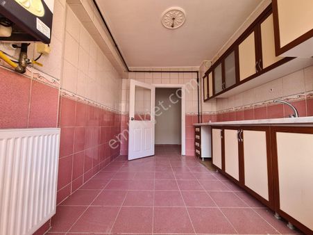 Yükseltepe Göbekte Cadde Üzeri 1.katta Ön Cephe Asansörlü 3+1