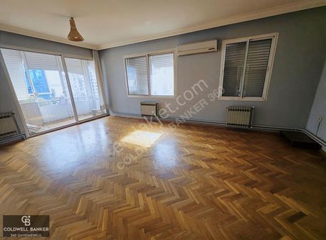 Karşıyaka Tersane Karşısında Deniz Manzaralı 3+1 Kiralık Daire