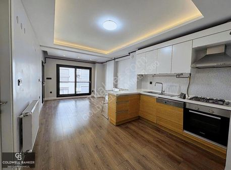 Karşıyaka Aksoy'da, Merkezi Konumda, Yeni, Ara Kat 1+1 Satılık