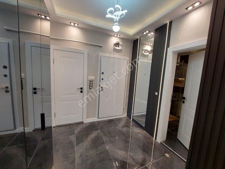 Göraldan Dikmen Cadde Üzerinde 3+1 Ara Kat Ön Cephe Lüks Yapılı