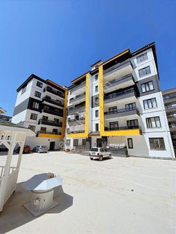 Adliye Yolu Üzerinde 2+1 Site İçi Tramvaya Yakın Satılık Daire