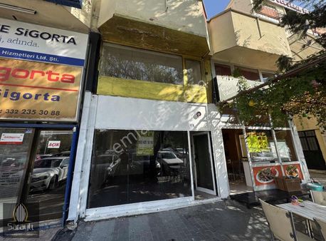 Saraylı'dan Hazım Uluşahin İş Merkezi Satılık 40 M2 Dükkan