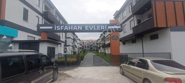 Arifiye Neviye Mahallesinde 3+1 Yerden Isıtma Site İçi