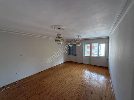 Mantıklı Takaslara Açık Varsak Aydoğmuş Anacadde Üstü Sitede 3+1 Daire