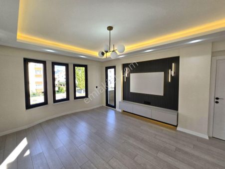 Jet'ten Altınkum'da Otoparklı İçi Full Yapılı Emsalsiz 3+1