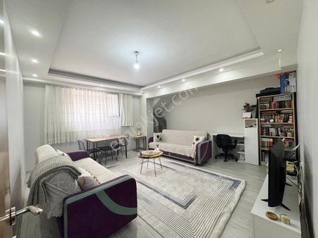 Salih Emlak 'tan Şirinevler Meydan Yakını 4 Yıllık 2+1 Daire