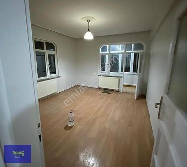 Rookz Doruk'dan İstiklal'de Cadde Üzerinde Merkezi Konum 2+1!!!!