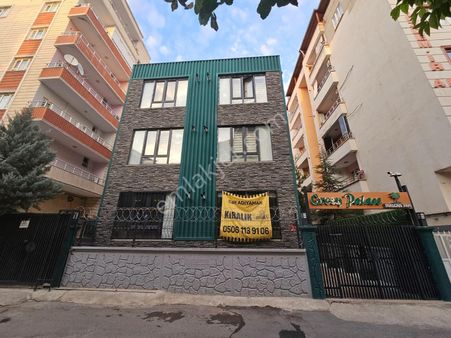 Emlak 72'den Valilik Yanı Eşyalı Sıfır 1+1 Kiralk Daire