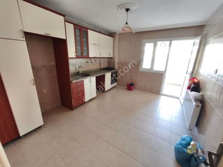 Özevim Emlaktan Atıfbey Merkezi Konumda Geniş Kiralık 3+1 Daire