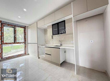 Bağlarbaşı Mah.lüks İşçilik Asansörlü 2+1 95m2 Ara Kat Daire