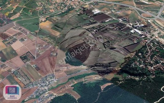 Çift Yola Cepheli | Yapılaşma Ve İmar Dibinde | Müstakil Parsel