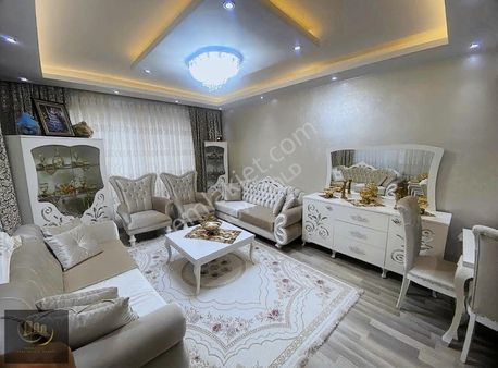 Gold'dan Satılık Yürüyüş Yolu 3 Cepheli Geniş 3+1