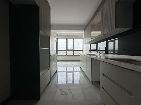 Pursaklar Mehmet Zengin Emlak'tan Asansörlü Sıfır Manzaralı 4.kat 2+1 Ful Yapılı Daire