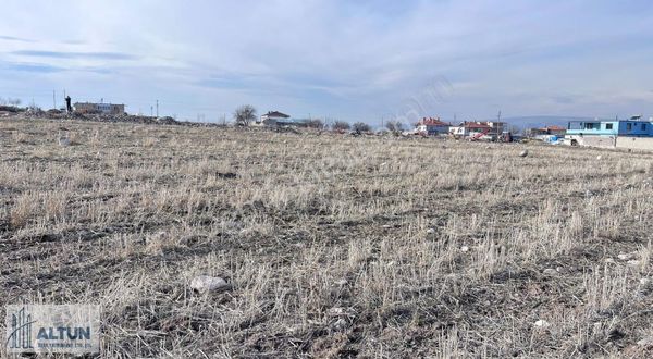 Mahzemin Köyü 2375 Metre Satılık Tarla Köy İçi