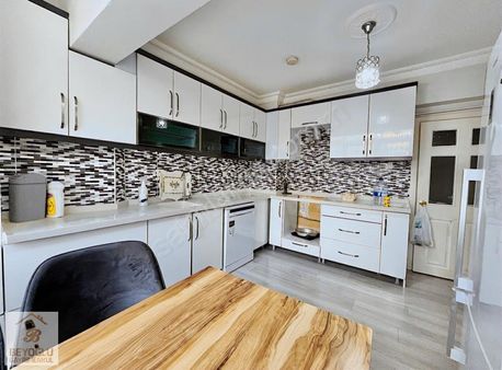 Beyoğlu'ndan Fatih Mah.full Yapılı Ara Katebeveyn Banyolu 3+1