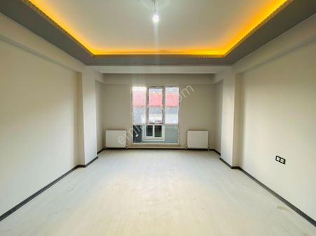 Güven'den Kapaklı'da Caddeye Yakın,ara Kat Geniş 2+1 Daire