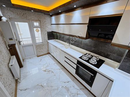 Sincan Plevne Mh'de 1.arakat Ön Cephe Cadde Üzeri 3+1 Lüks Daire