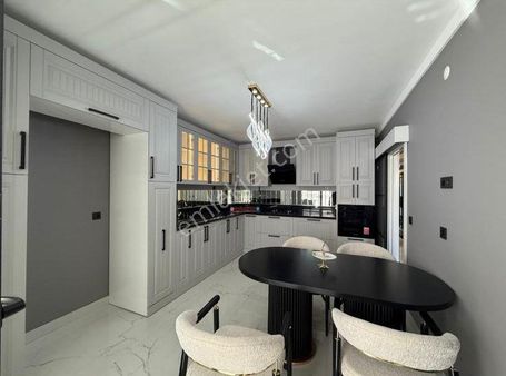 Sym^'den Yenikent Mh Asansörlü Full Yapılı 4+1sıfır Dairee!!!