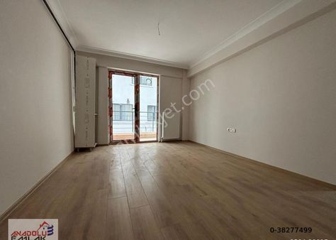 Anadoludan Bahçelievlerde 1+1 Yeni Binada 1. Katta Balkonlu