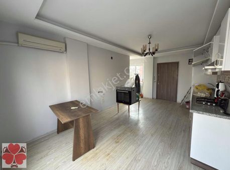 Yonca'dan Turunçluda Çevreyoluna Yakın 6 Yaşında Arakat Daire