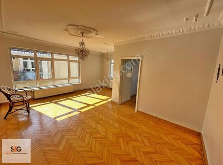 Szg'den Çiçekli'de Mantolamalı Bina Güney C Önü Açık Üst Kat 3+1