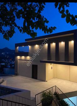 Bodrum Yalıkavak'ta Deniz Manzaralı Satılık 5+1 Villa