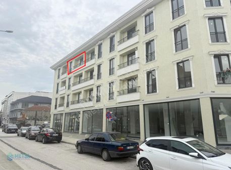 Metsa'dan Valilik Yanı Corner Plaza'da Satılık 1+1 Ofis