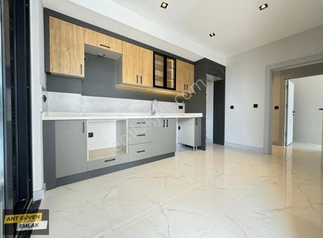 Bahçeyaka Tam Merkezi Konum Lüx Yerden Isıtmalı 2+1 110 M2 Daire