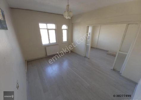 Şefkat Mahallesinde 1.katta 3+1 Güney Cephe Manzaralı Kiralık Daire