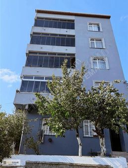 Yarımburgaz Da 3+1 180 M2 Tadilatlı Satılık Daire