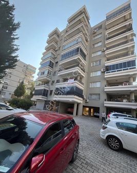 Balçovada Site İçinde Arakat Asansörlü Otoparklı 3+1 Satılık Daire