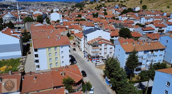 Zevahir Emlaktan Bozüyük Yeni Mahallede Köşe Dükkan