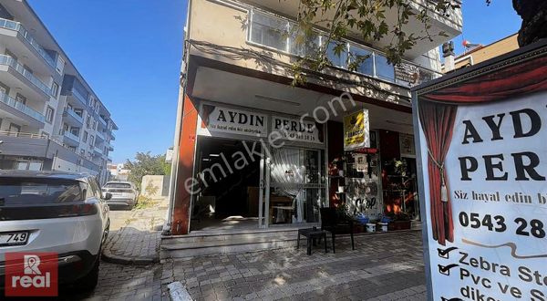 Real'den Ayvalık Altınova'da Satılık Dükkan