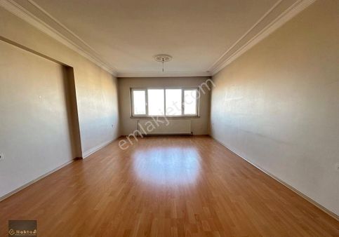 Eryaman 3.etap’ta Site İçinde 12.katın 4.katı 135m2//3+1 Önü Açık Manzaralı Satılık Daire