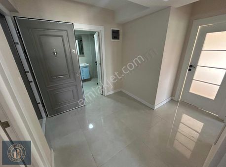 Fıstıkağacı Caddesinde Metro Yanında Merkezi Konum 2+1 Net 90 M2