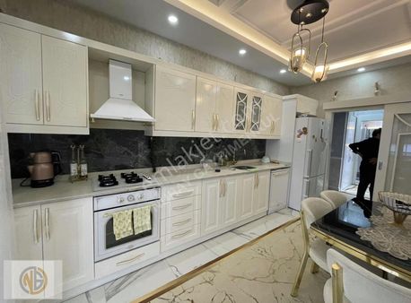 Ertuğrulgazide Satılık Geniş Balkonlu Lüx Daire